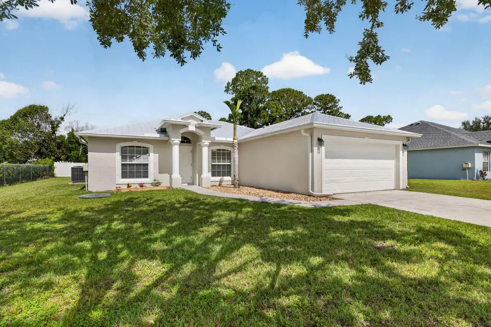 1666 SW Davis Street, Port St. Lucie, FL 34953 Port St. Lucie
