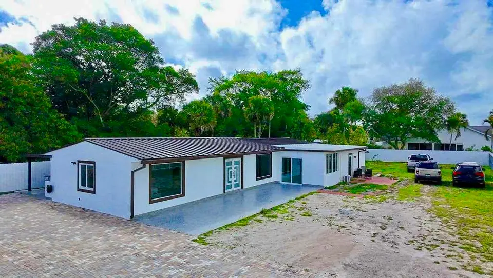 696 Arlington Drive, West Palm Beach, FL 33415 West Palm Beach