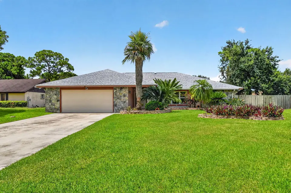 93 Santa Monica Avenue, Royal Palm Beach, FL 33411 Royal Palm Beach