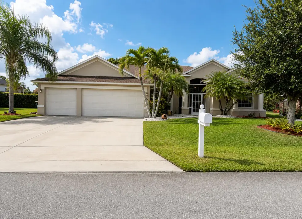 2811 Serenity Circle S, Fort Pierce, FL 34981 Fort Pierce