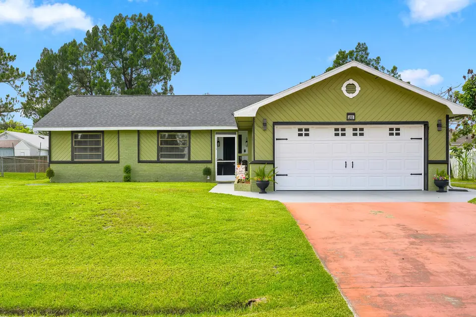 450 SE Thornhill Drive, Port St. Lucie, FL 34983 Port St. Lucie