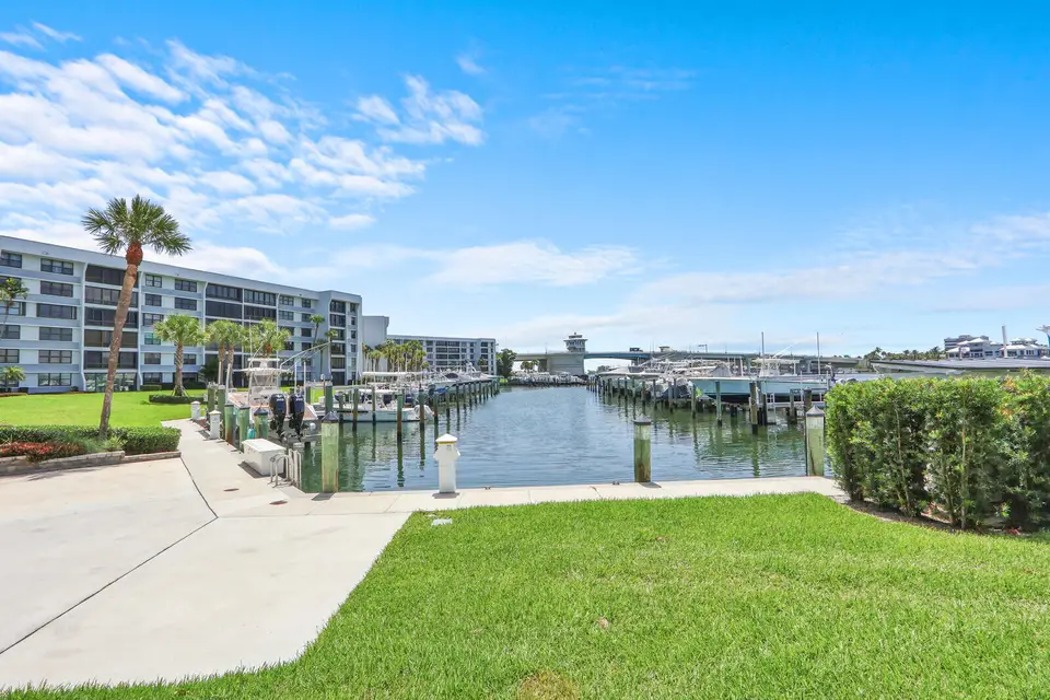 1648 Jupiter Cove Drive 214, Jupiter, FL 33469 Jupiter