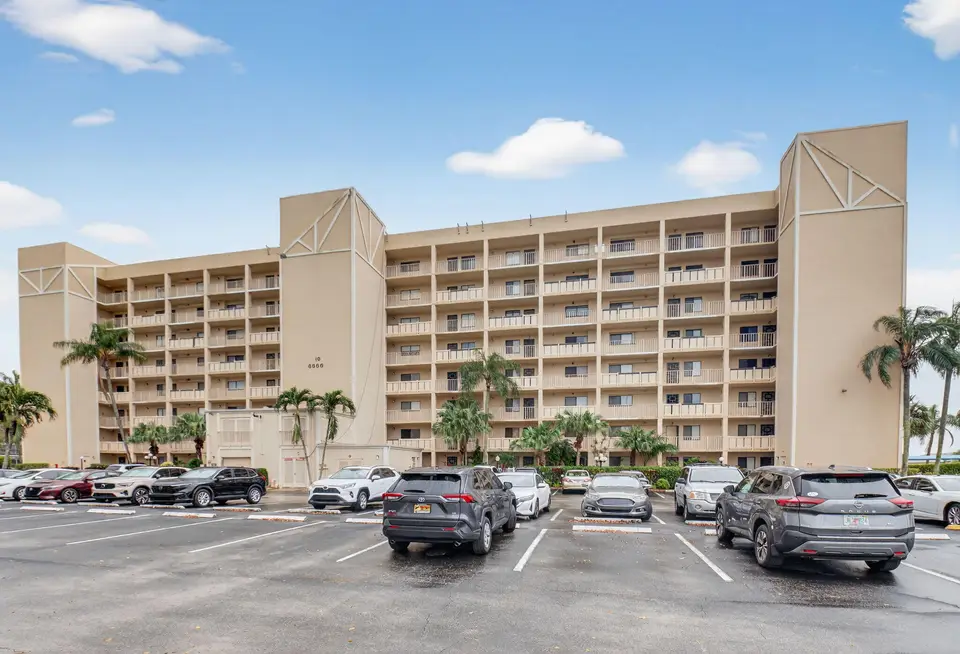 6866 HUNTINGTON Lane 607, Delray Beach, FL 33446 Delray Beach
