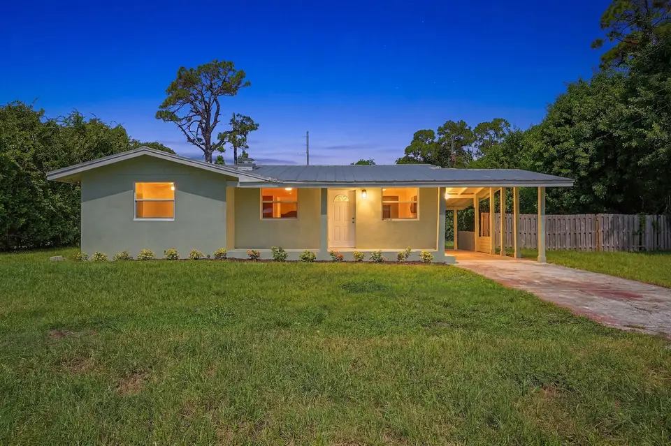 5926 SE INEZ Avenue, Stuart, FL 34997 Stuart