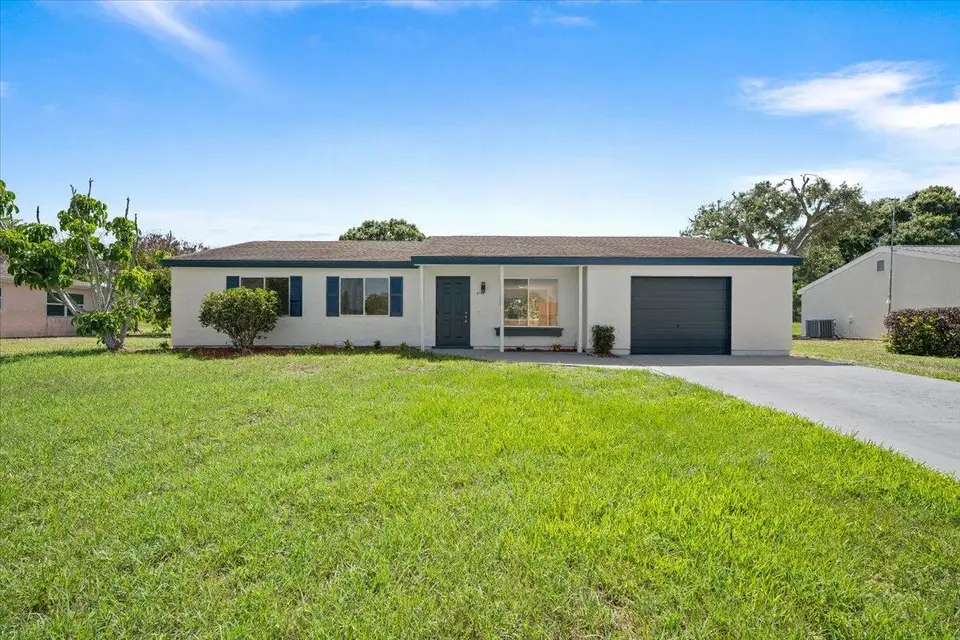 3132 SW Watson Court, Port St. Lucie, FL 34953 Port St. Lucie