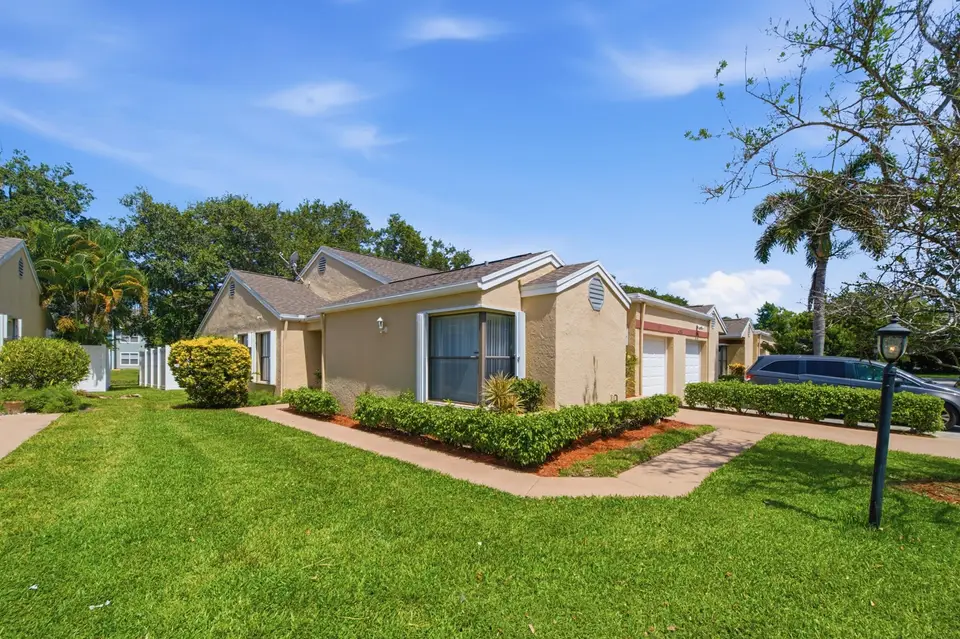 4561 DISCOVERY Lane 13, West Palm Beach, FL 33417 West Palm Beach