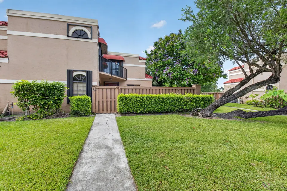 8230 Severn Drive A, Boca Raton, FL 33433 Boca Raton