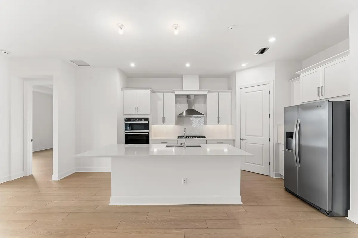US_SEF_CAMEO_LOT 63_KITCHEN 2