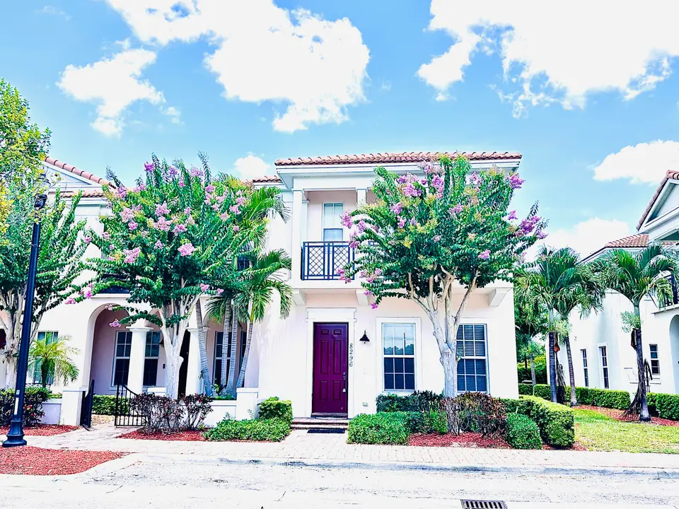 8296 NW 9th Avenue, Boca Raton, FL 33487 Boca Raton