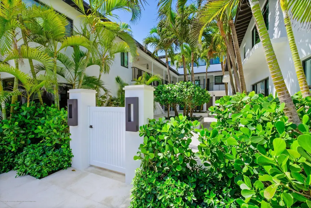 122 Peruvian Avenue 7, Palm Beach, FL 33480
