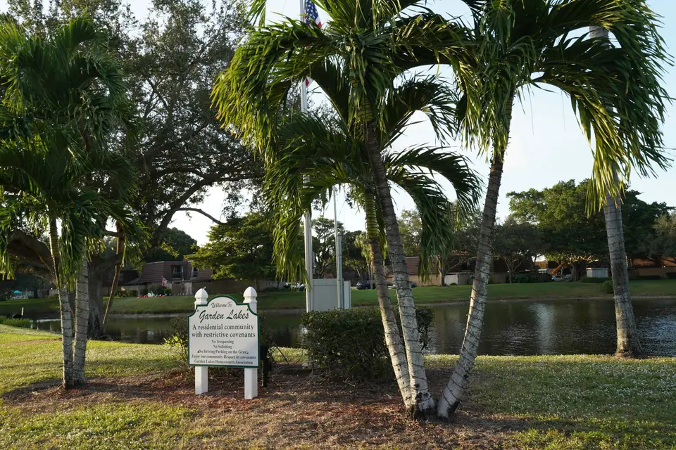 1916 19th Lane, Palm Beach Gardens, FL 33418
