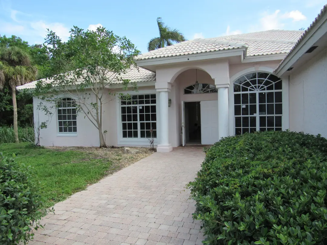 16730 Griffin Road, Southwest Ranches, FL 33331