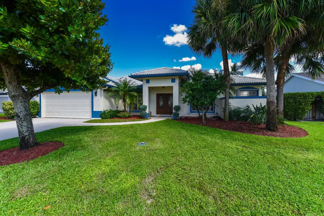 1935 Primrose Ln Wellington FL-large-002