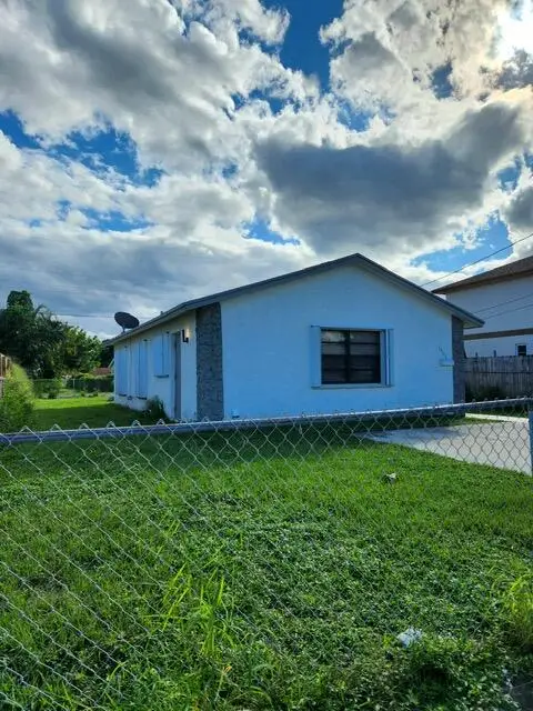 1565 W 36th Street, Riviera Beach, FL 33404