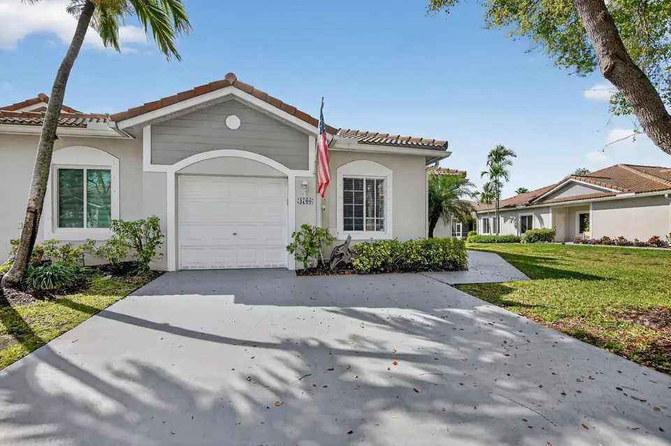 4706 SW 13th Street, Deerfield Beach, FL 33442