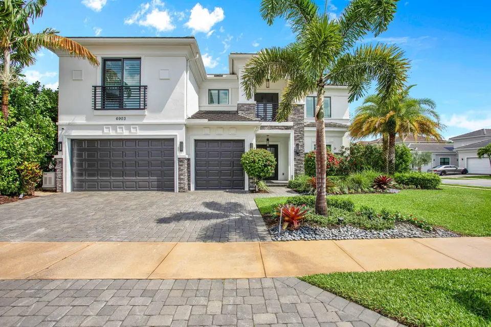6903 NW 28th Avenue, Boca Raton, FL 33496