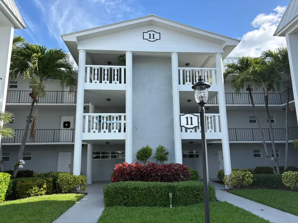 11 Colonial Club Drive 105, Boynton Beach, FL 33435