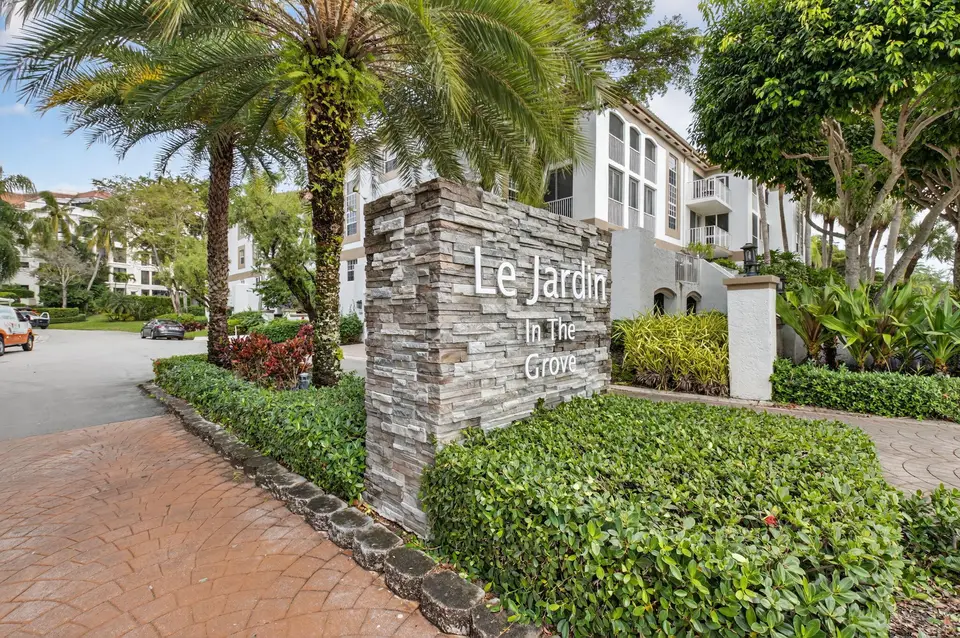 7369 Orangewood Lane 307, Boca Raton, FL 33433