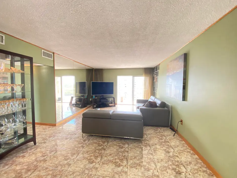 400 Kings Point Drive 1423, Sunny Isles Beach, FL 33160