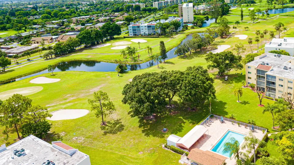 3286 Arcara Way 413, Greenacres, FL 33467