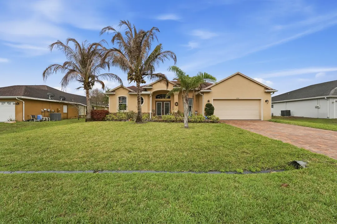 6988 NW Hartney Way, Port St. Lucie, FL 34983