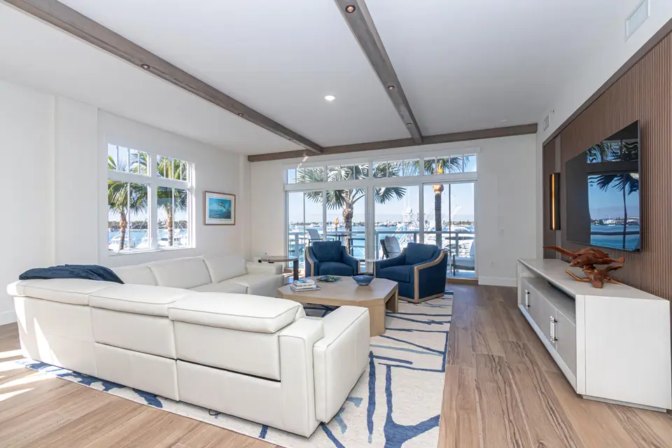 184 Lake Drive 3201, Palm Beach Shores, FL 33404