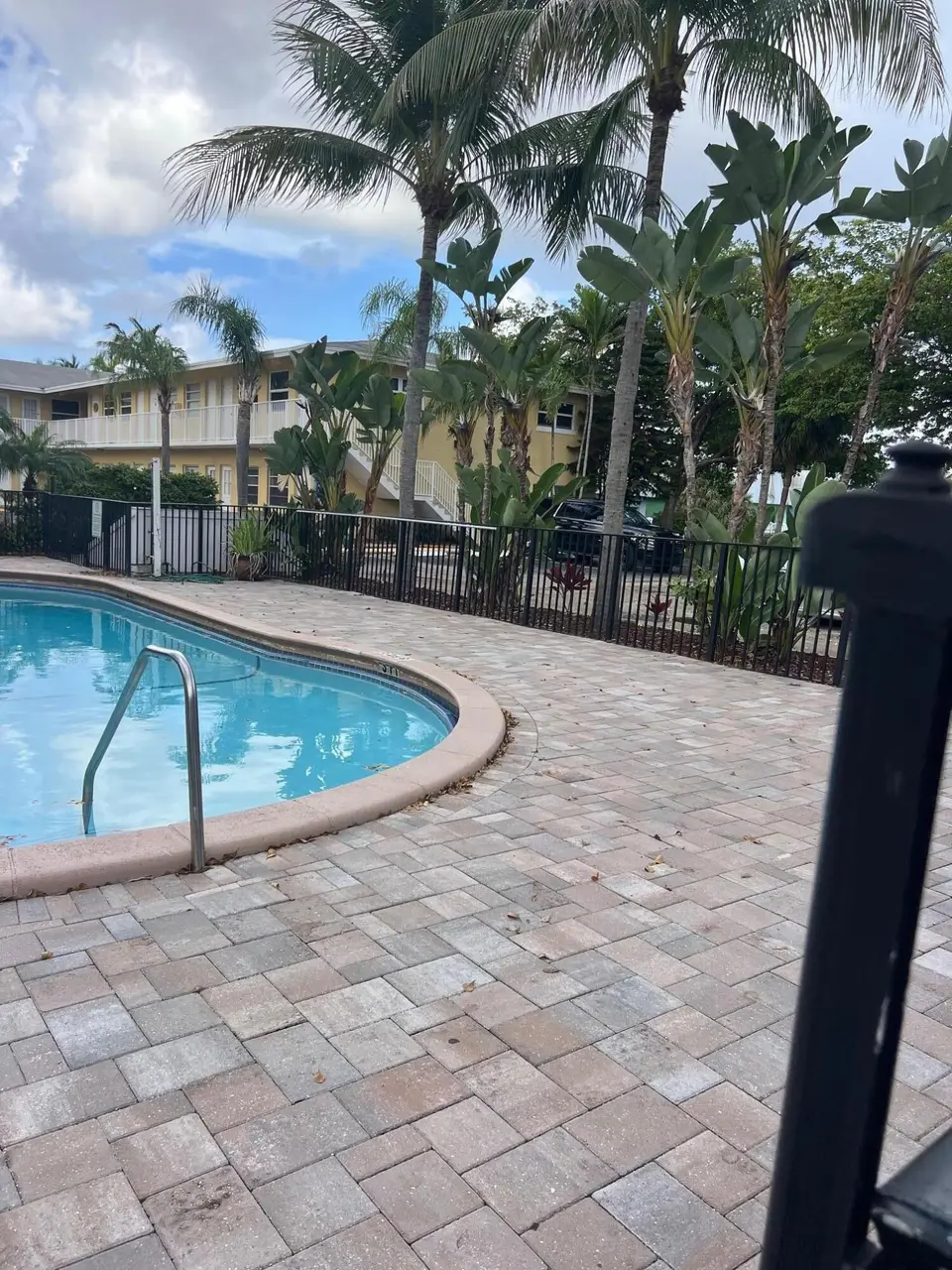 4051 NE 13th Avenue 61-3, Oakland Park, FL 33334