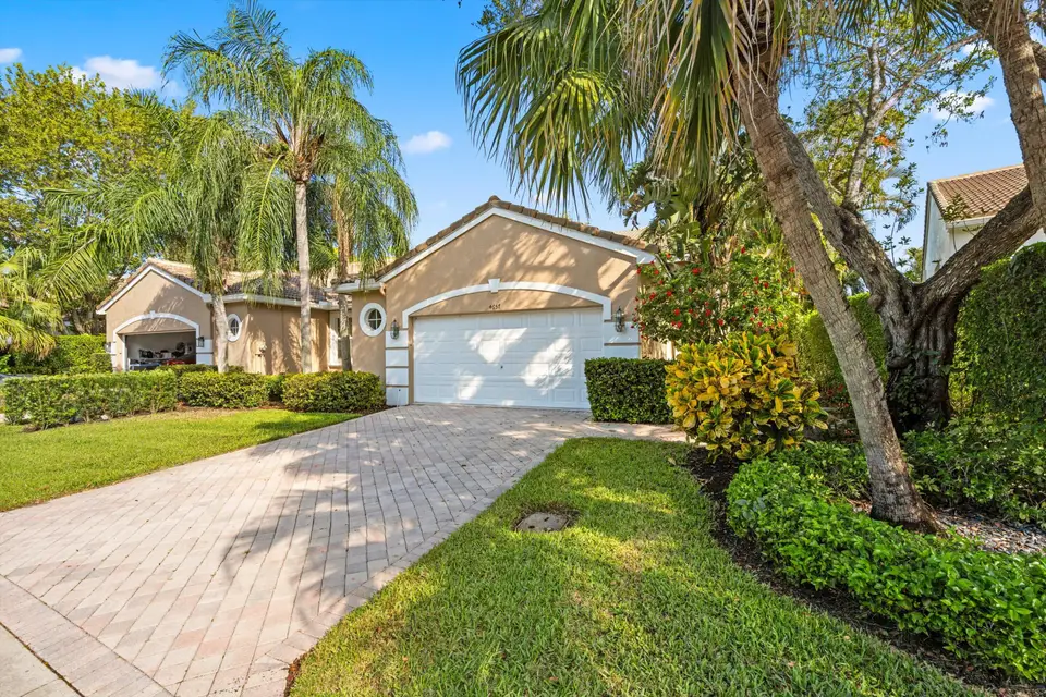 4657 Carlton Golf Drive, Lake Worth, FL 33449