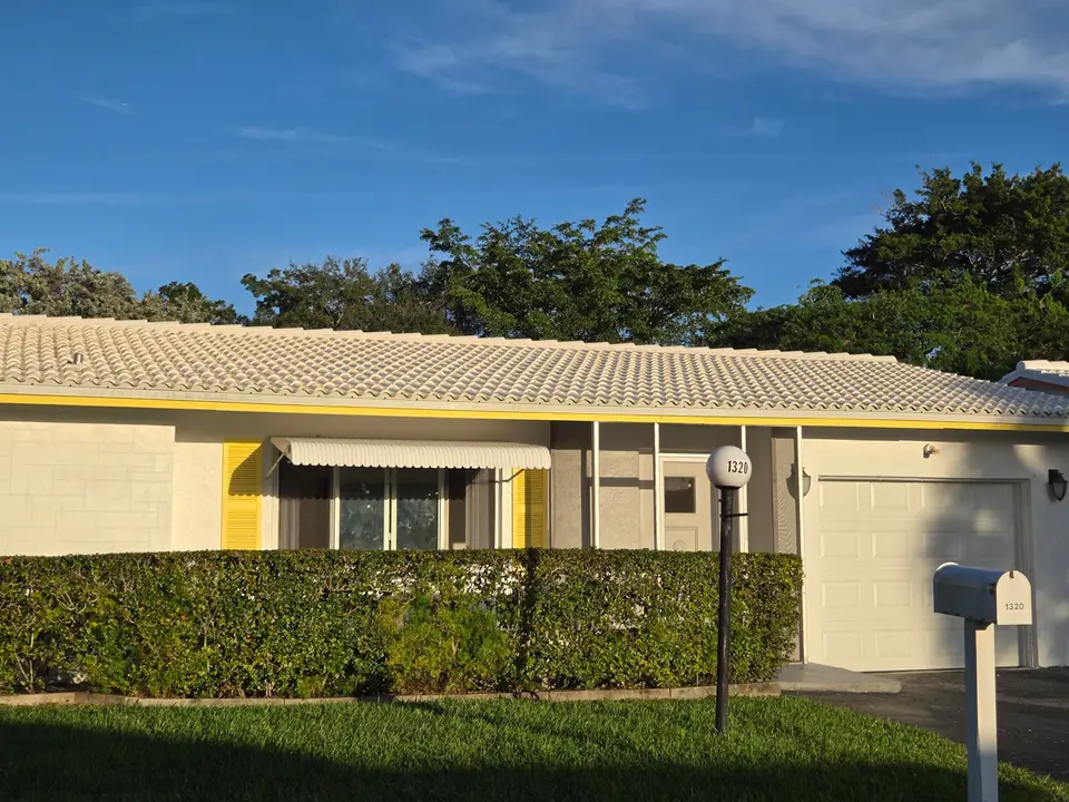 1320 NW 82nd Avenue, Plantation, FL 33322