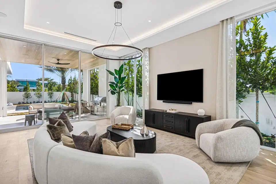 330 Grove Place, Delray Beach, FL 33444