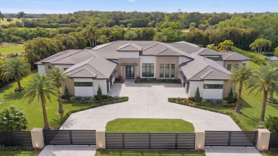 3905 Fieldview Way, Wellington, FL 33414