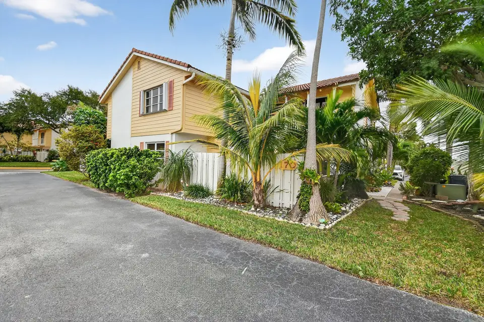 170 Seabreeze Circle, Jupiter, FL 33477