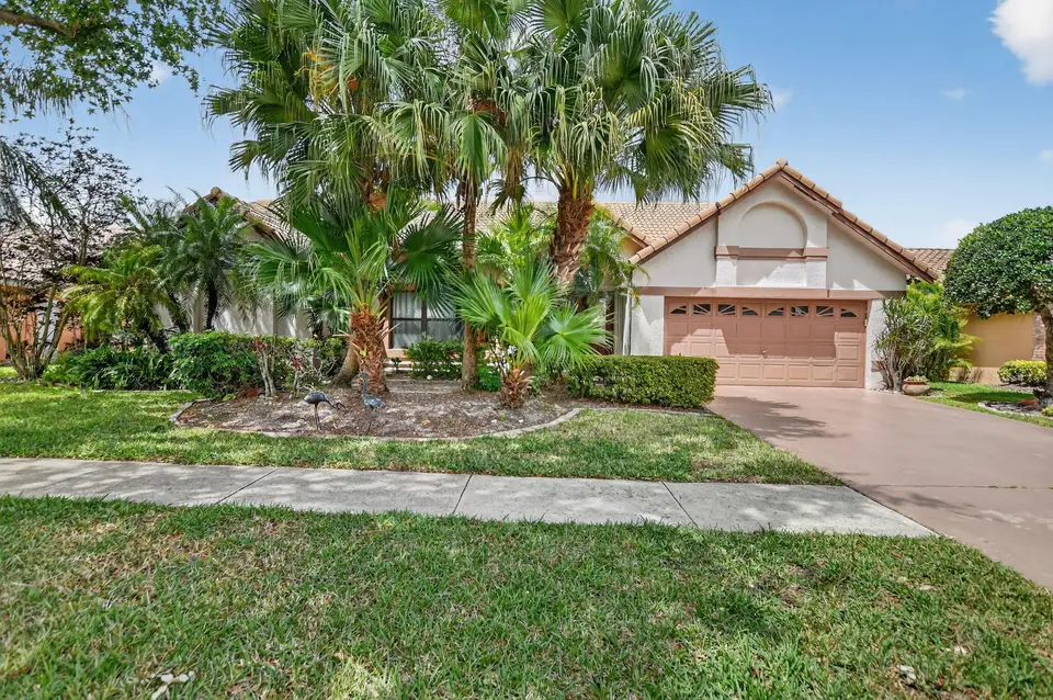 20174 Back Nine Drive, Boca Raton, FL 33498