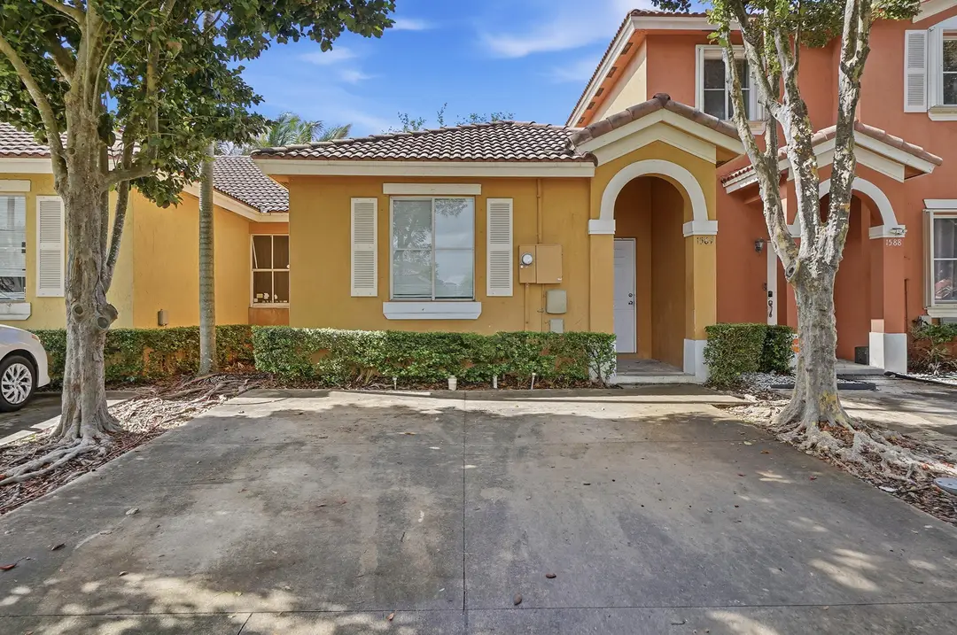 1584 SW 2nd Street, Homestead, FL 33030