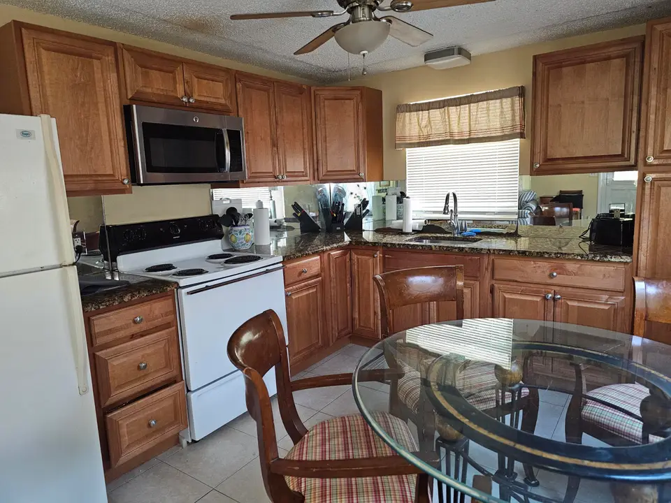 1032 E Road 2, Loxahatchee Groves, FL 33470
