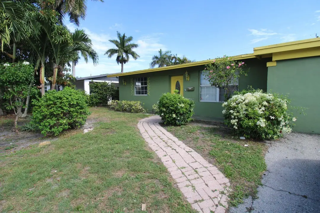 1645 W 31st Street, Riviera Beach, FL 33404