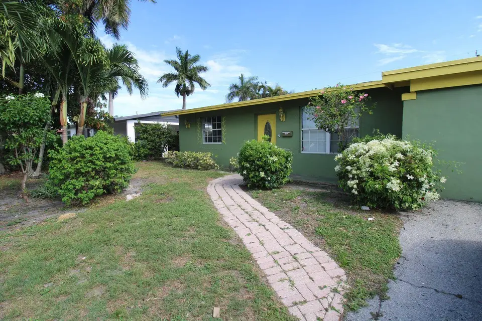 1645 W 31st Street, Riviera Beach, FL 33404