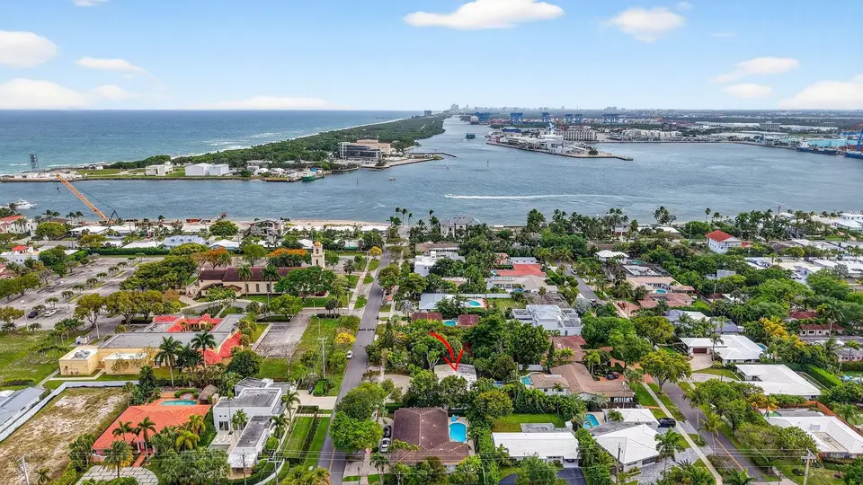 1935 SE 25th Avenue, Fort Lauderdale, FL 33316