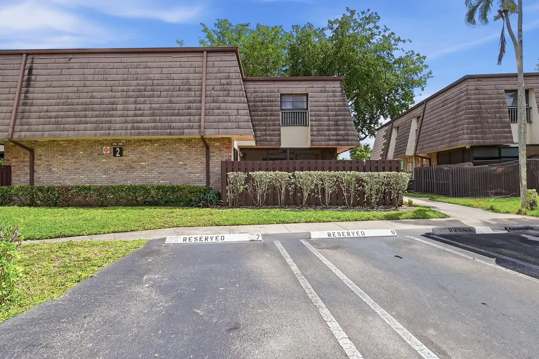 2498 NW 99th Avenue, Coral Springs, FL 33065