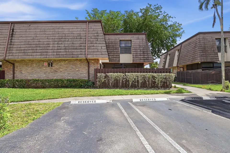 2498 NW 99th Avenue, Coral Springs, FL 33065