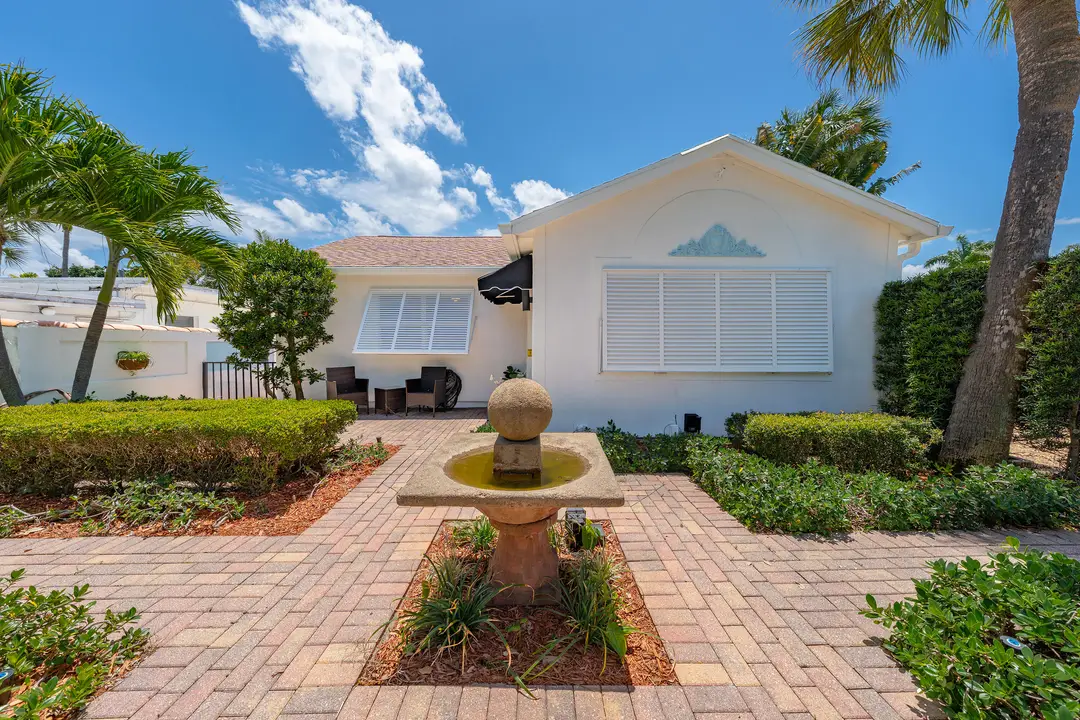 205 N 18th Ave Avenue N, Lake Worth Beach, FL 33460