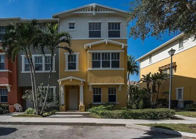 810 Marina Del Ray Lane 8, West Palm Beach, FL 33401