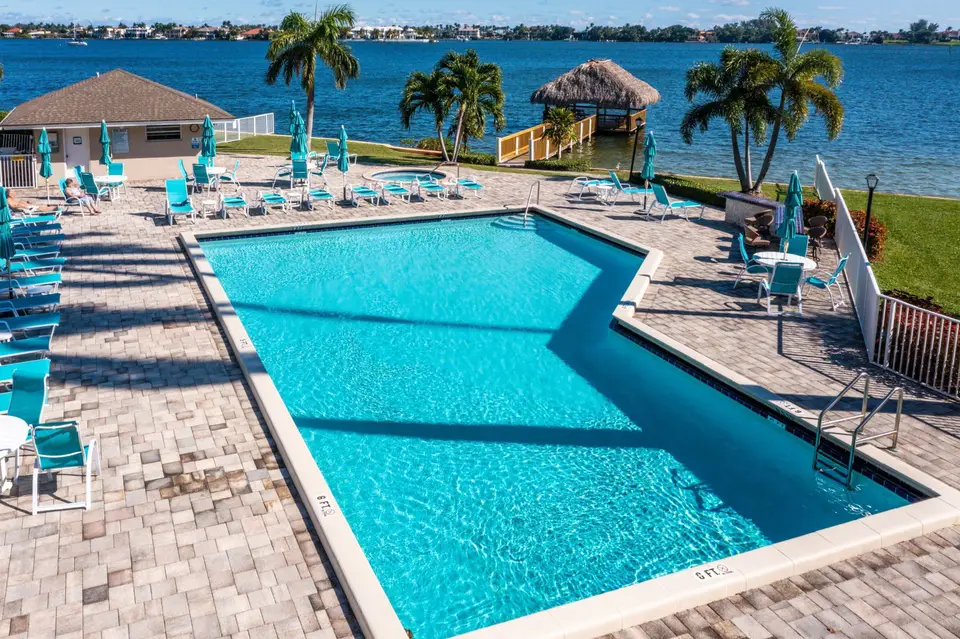 20 S Lakeshore Drive C, Hypoluxo, FL 33462