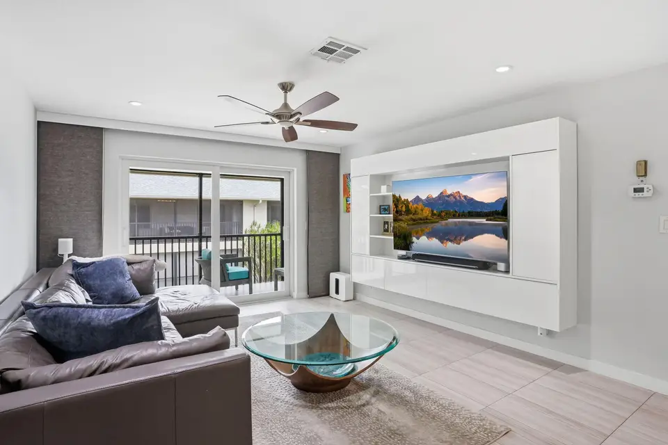 807 NE 1st Street 6w, Delray Beach, FL 33483