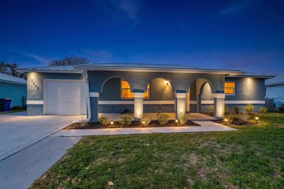 2268 NE 16th Court, Jensen Beach, FL 34957