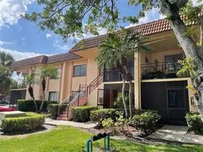 158 Lakeview Drive 202, Weston, FL 33326
