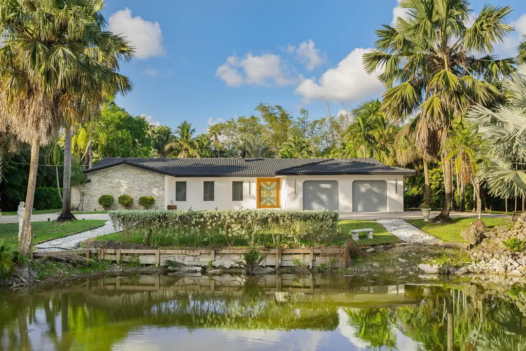 11621 NW 21st Ct-2