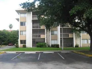 701 N Pine Island Road 304, Plantation, FL 33324