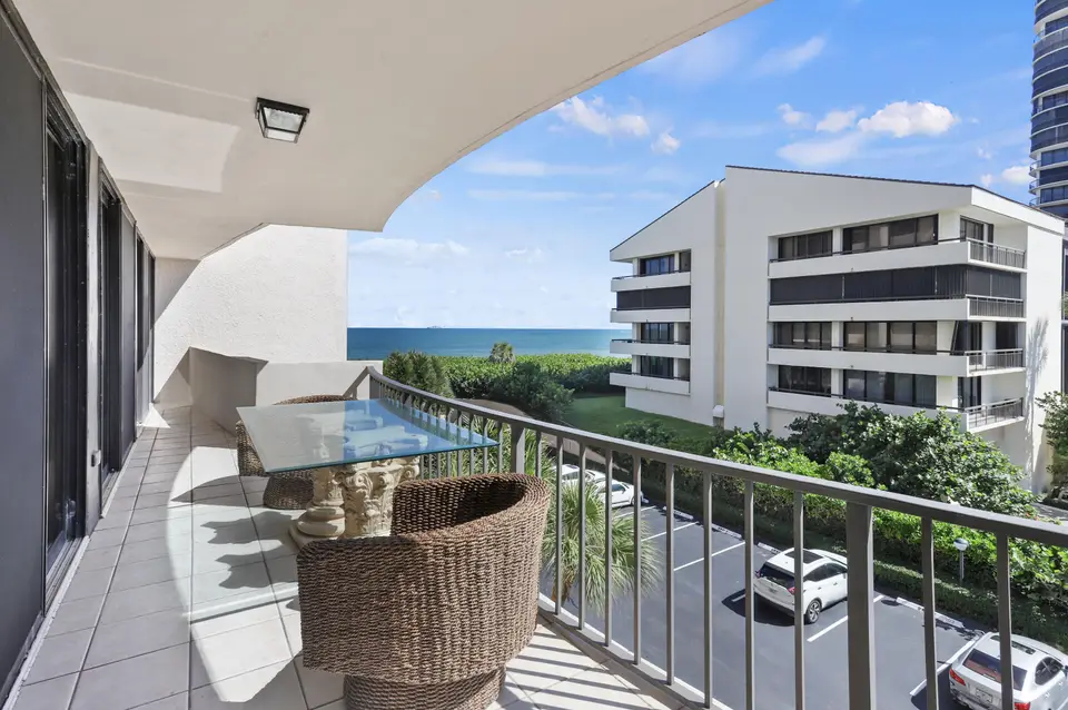 4200 N Ocean Drive 1-304, Riviera Beach, FL 33404