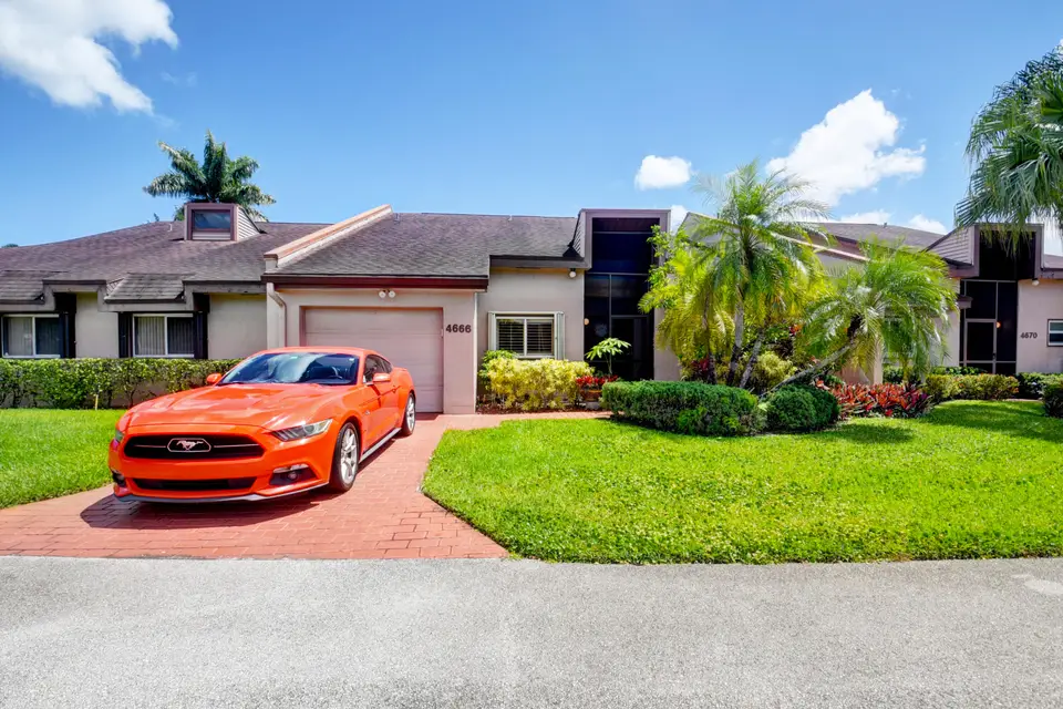 4666 S Fountains Drive S 124, Lake Worth, FL 33467